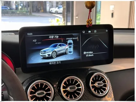 2018 벤츠 GLC 220d - 12.3인치 안드로이드 모니터와 앰비언트 송풍구
