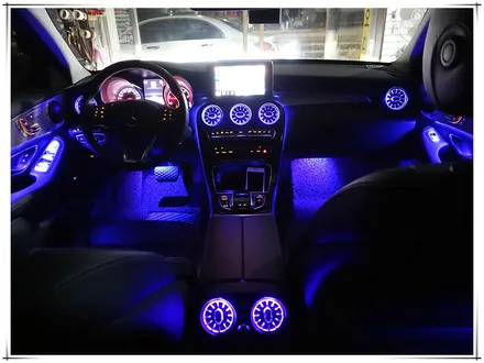 벤츠 W205 C 클래스 - 애플 카플레이, 64색 앰비언트, 송풍구