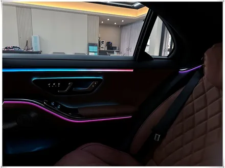 W223 벤츠 S 클래스 액티브 앰비언트, 천장 부메스터