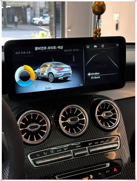 2018 벤츠 GLC 220d - 12.3인치 안드로이드 모니터와 앰비언트 송풍구