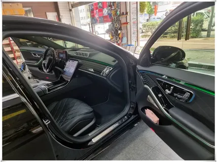 W223 벤츠 S580 튜닝 - 피아노 트림, 액티브 앰비언트 라이트