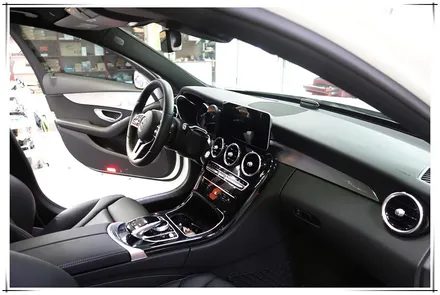 20년형 벤츠 C 클래스 C200d - 앰비언트 송풍구 장착기