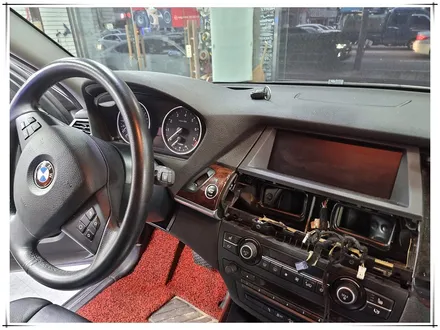 E70 BMW X5 - 10.25 안드로이드 모니터 설치