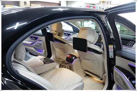 W223 벤츠 S580 - 정품 4D부메스터와 액티브 앰비언트 라이트