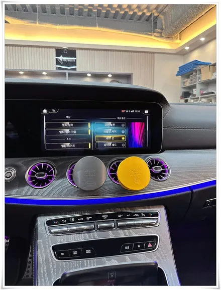 2022 벤츠 CLS450 와이드콕핏 상단 앰비언트 라이트 추가 설치