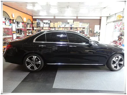 W213 벤츠 E 클래스 - 전동트렁크, 3D 전동 스피커, 앰비언트 송풍구