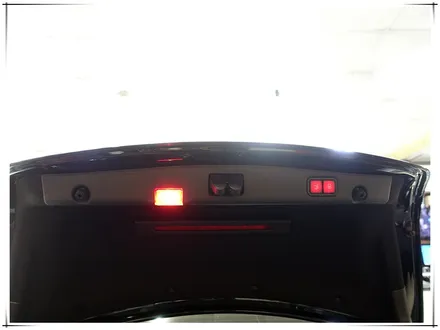 W213 벤츠 E 클래스 - 전동트렁크, 3D 전동 스피커, 앰비언트 송풍구