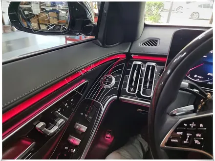W223 벤츠 S580 튜닝 - 피아노 트림, 액티브 앰비언트 라이트