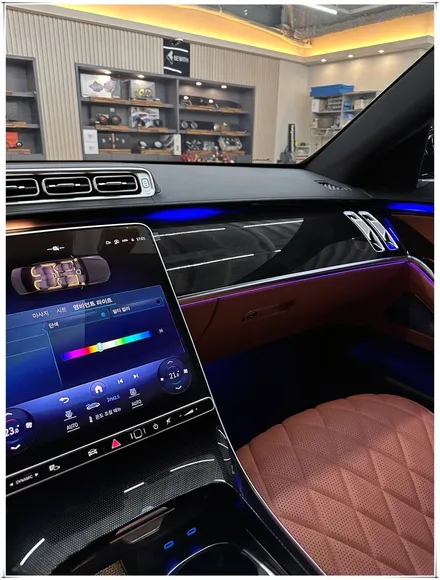 W223 벤츠 S 클래스 액티브 앰비언트, 천장 부메스터