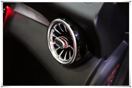 20년형 벤츠 C 클래스 C200d - 앰비언트 송풍구 장착기