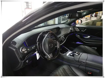 W222 벤츠 S 클래스 마이바흐 7가지 색상의 송풍구 앰비언트 라이트
