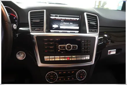 벤츠 ML350 또는 GLE 350 차량에 12.3인치 안드로이드 모니터