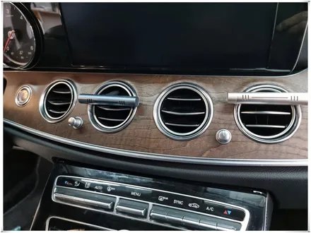 벤츠 E220d 와이드콕핏과 AMG 계기판, 송풍구 앰비언트