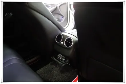 20년형 벤츠 C 클래스 C200d - 앰비언트 송풍구 장착기