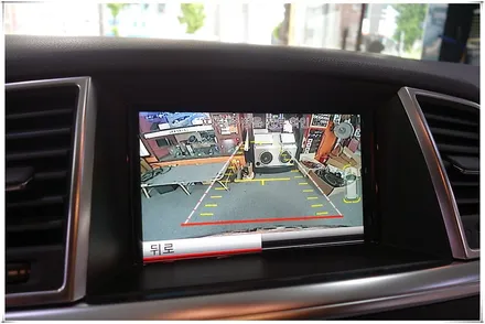 벤츠 ML350 또는 GLE 350 차량에 12.3인치 안드로이드 모니터