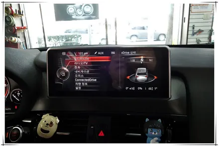 BMW X3 안드로이드 10.25 모니터 장착기