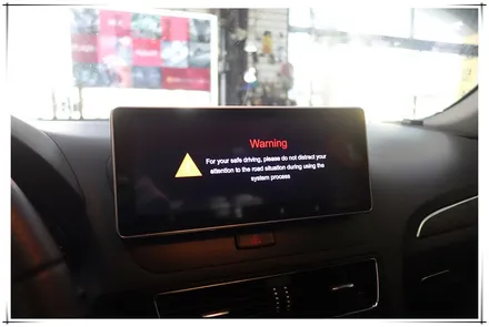 아우디 Q5 10.25 안드로이드 모니터 장착