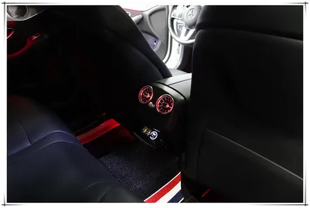 20년형 벤츠 C 클래스 C200d - 앰비언트 송풍구 장착기