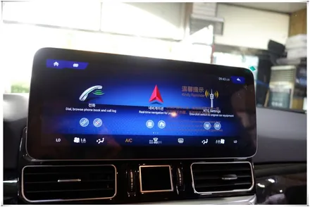 벤츠 ML350 또는 GLE 350 차량에 12.3인치 안드로이드 모니터