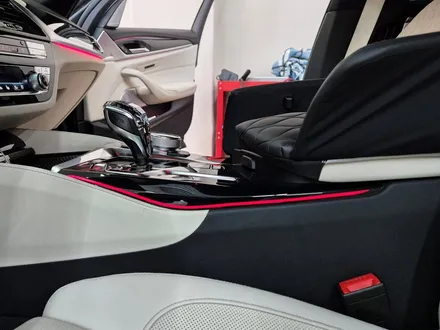 bmw 액세서리 550i 센터 콘솔 엠비언트로 실내 인테리어 업그레이드 광주엠비언트 최고급 퀄리티