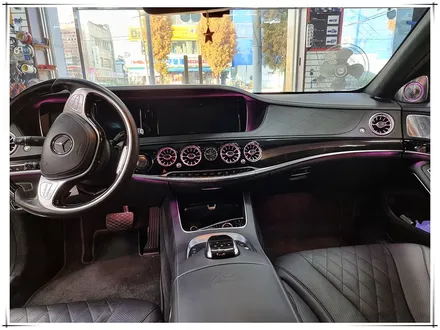 W222 벤츠 S 클래스 마이바흐 7가지 색상의 송풍구 앰비언트 라이트
