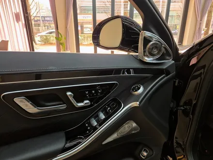 W223 벤츠 S450 4d 부메스터 스피커와 액티브 앰비언트 라이트