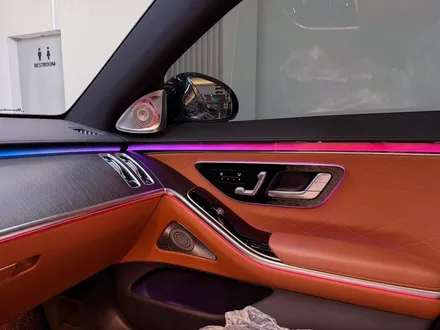 W223 벤츠 S400d  액티브 앰비언트 라이트와 4d부메스터