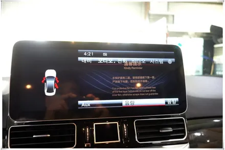 벤츠 ML350 또는 GLE 350 차량에 12.3인치 안드로이드 모니터