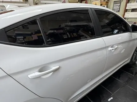 아반떼 AD 차뒷유리 기포 상태 썬팅 재시공 인천 계양구 효성동