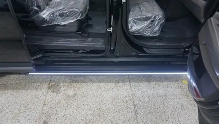제주 KA4 카니발 4.5세대 전동 사이드스텝, 윙스텝으로 완성 / 제주