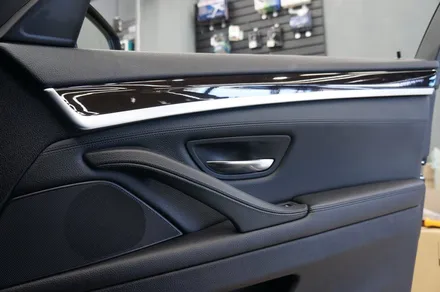 BMW F10 520D 순정형 엠비언트 라이트 시공으로 분위기 업그레이드~! / 제주