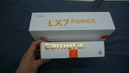 제주 블랙박스 콜로라도 차량에 파인뷰 LX7 파워 룸미러형으로 장착 / 제주