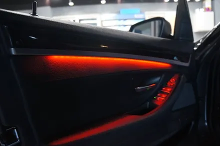 BMW F10 520D 순정형 엠비언트 라이트 시공으로 분위기 업그레이드~! / 제주