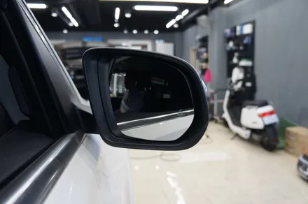 벤츠 GLE 450 옵틱글래스 시공으로 사이드미러의 넓은 시야를 확보합니다.. / 제주