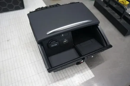 더뉴 K9 순정 무선충전 시스템을 장착합니다.. / 제주