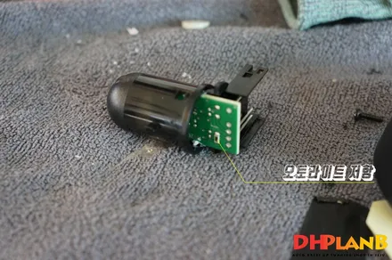[제주튜닝] 트랙스 오토라이트 저항교체하여 감도 줄이기~!!! / 제주