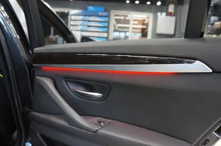 BMW F10 520D 순정형 엠비언트 라이트 시공으로 분위기 업그레이드~! / 제주