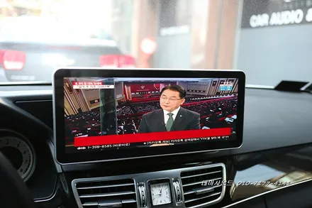 ( 송파) 벤츠e클래스 국산12.3고해상도 안드로이드 카블릿 매립하기