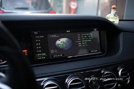 벤츠s350차량  순정화면 12.3인치모니터에 안드로이드 카블릿매립