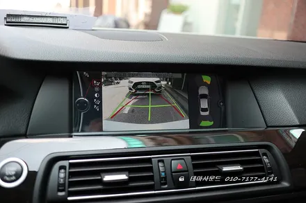 ( 송파) bmw520d차량 10.2인치 순정모니터에 국산 안드로이드 카블릿매립하기