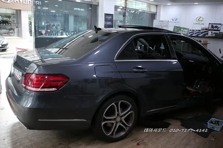 ( 송파) 벤츠e클래스 국산12.3인치 고해상도모니터  안드로이드카블릿 시공하기