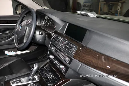 ( 송파) bmw520d차량 10.2인치 순정모니터에 국산 안드로이드 카블릿매립하기