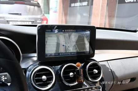 벤츠c클래스차량 순정모니터연동  m2c카블릿 안드로이드 시공