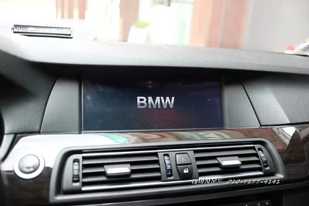 ( 송파) bmw520d차량 10.2인치 순정모니터에 국산 안드로이드 카블릿매립하기