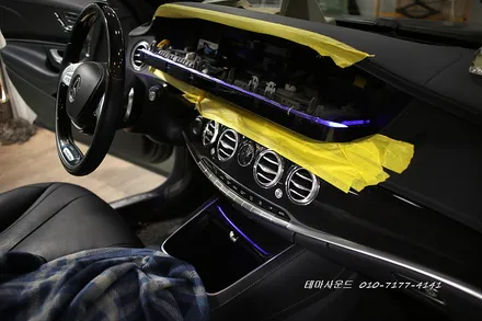 벤츠s350차량  순정화면 12.3인치모니터에 안드로이드 카블릿매립