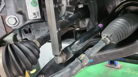 노면충격과 잔진동을 줄여 주어 부드러운 승차감을 느끼는 활대링크튜닝 노이즈캐쳐 토레스에 장착 / 고양, 일산, 김포, 파주