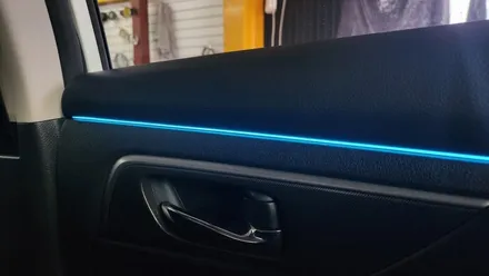 실내분위기를 은은한 조명으로 꾸미는 닛산 알티마 엠비언트라이트시공 / 고양, 일산, 김포, 파주