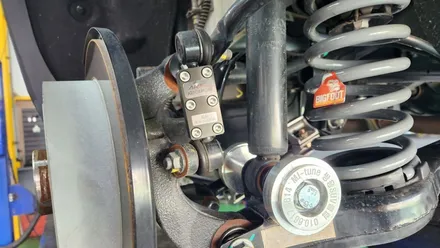 노면충격과 잔진동을 줄여 주어 부드러운 승차감을 느끼는 활대링크튜닝 노이즈캐쳐 토레스에 장착 / 고양, 일산, 김포, 파주