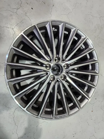 남양주휠복원 / 벤츠 C300 AMG line W206 / 19인치 다이아컷팅휠복원 / 고퀄리티 / 합리적인비용 / 휠수리는 휠게이트 / 남양주시 진건읍