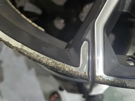 남양주다이아컷팅휠복원 휠도색 / BMW X5 Xdribe 45e / 21인치 순정휠 / 고퀄리티 / 합리적인비용 / 휠수리는 휠게이트 / 남양주시 진건읍